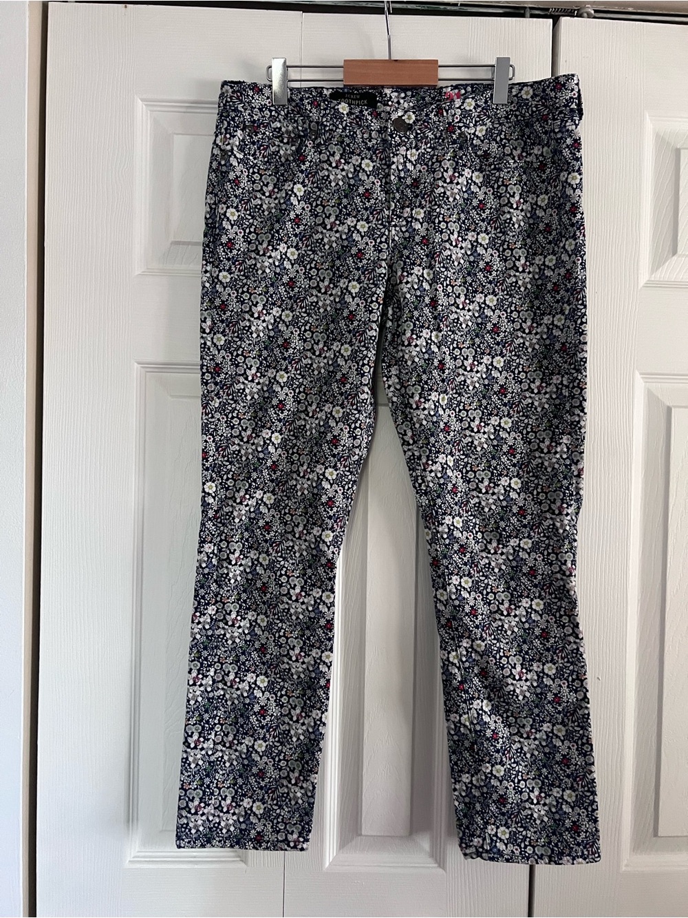 3/$80🌈 —J Crew Liberty Print Toothpick Jeans- size 31